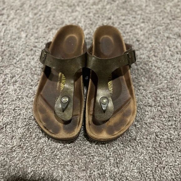 Birkenstock Gizeh Oiled Leather Olive color Sandals , size 36 EU , 5-5.5 US - Picture 10 of 12